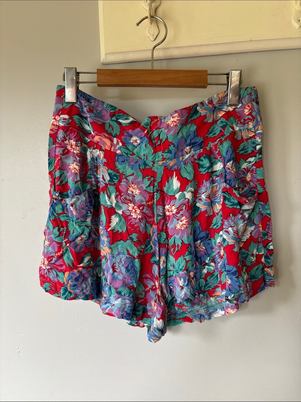 MINKPINK Red Blue Green Floral Boho Cotton Shorts Size M
